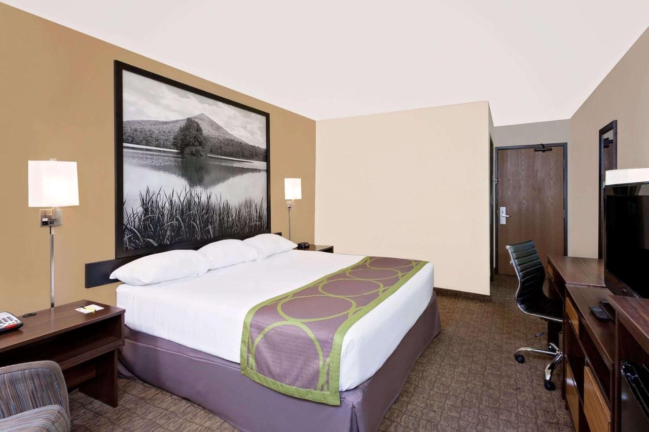 King Room - Non-Smoking at Super 8 by Wyndham Lebanon