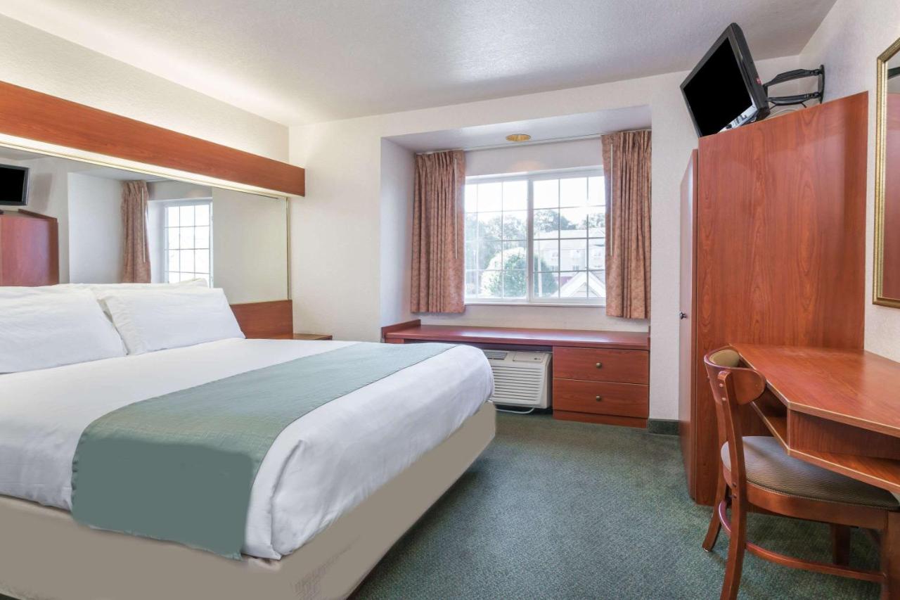 Queen Suite - Non-Smoking at Microtel Inn & Suites by Wyndham Marianna