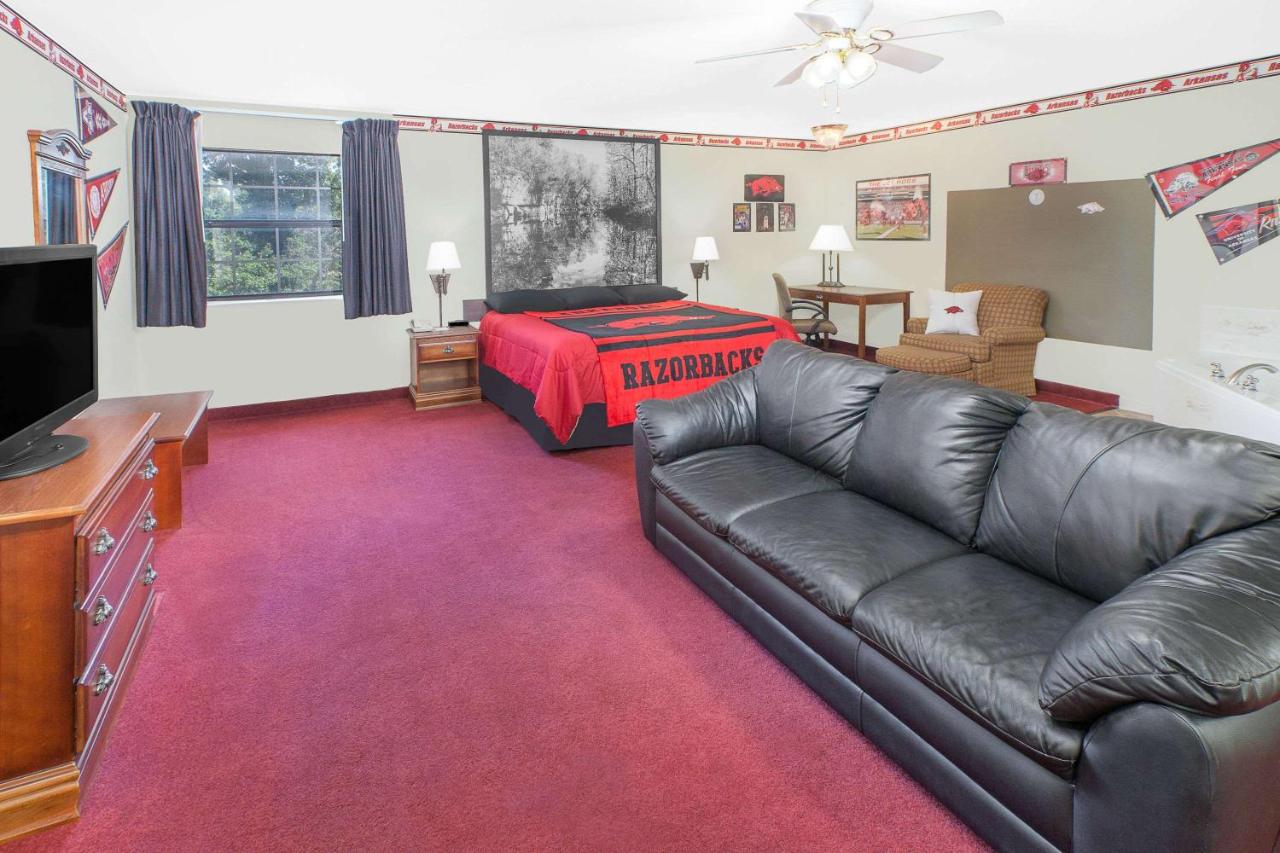 Superior King Suite - Non-Smoking at Super 8 by Wyndham Lowell/Bentonville/Rogers Area
