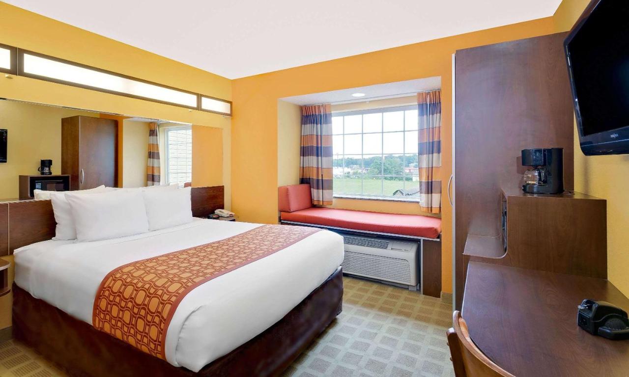 Queen Room - Disability Access/Non-Smoking at Microtel Inn & Suites by Wyndham Princeton