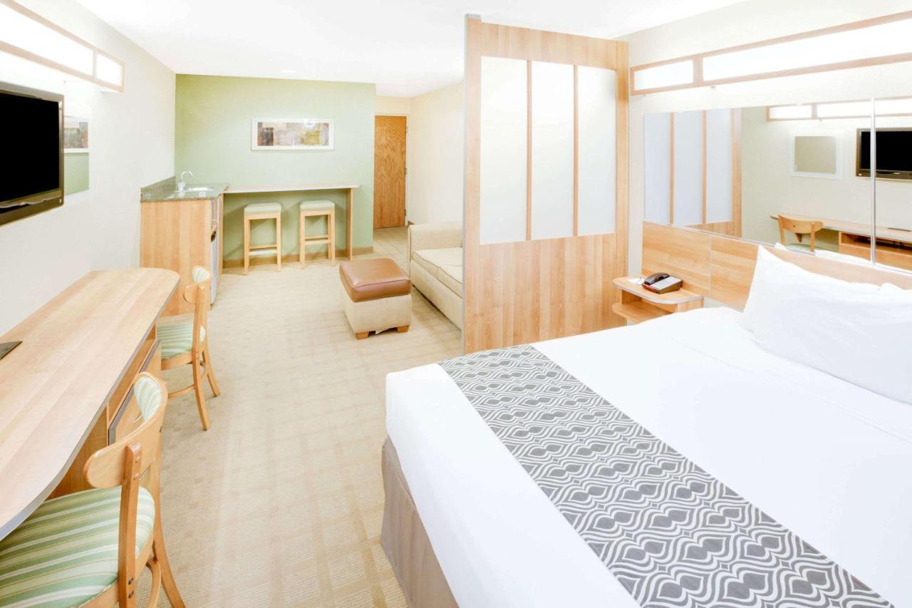 Queen Suite - Non-Smoking at Microtel Inn & Suites by Wyndham Saraland/North Mobile