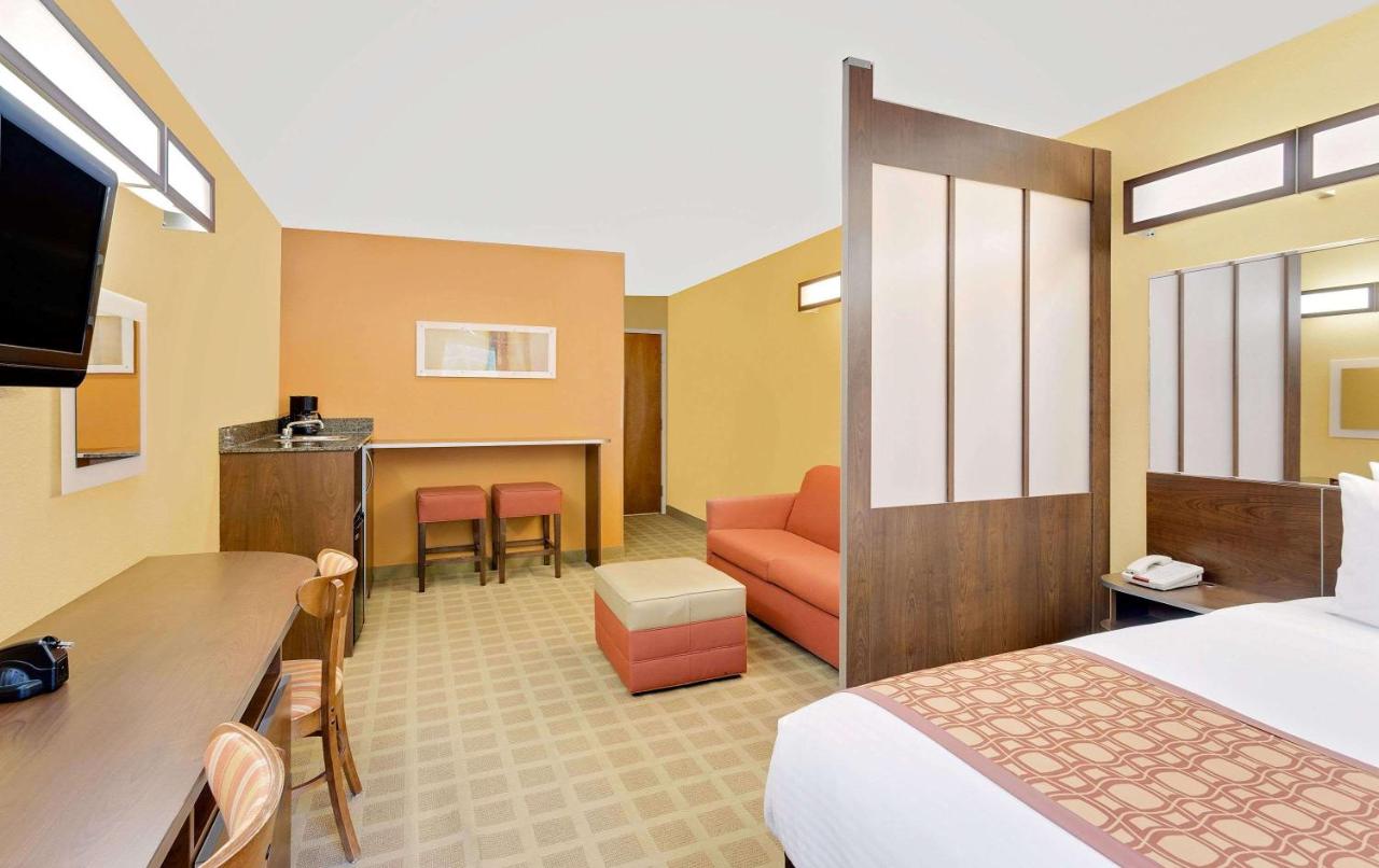 Queen Studio Suite - Non-Smoking at Microtel Inn & Suites by Wyndham Princeton