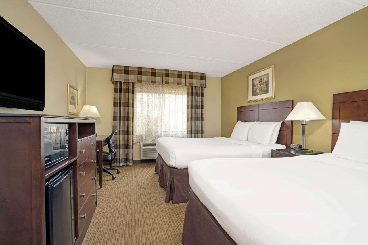 Studio Suite with Two Queen Beds - Non-Smoking at Super 8 by Wyndham Monticello
