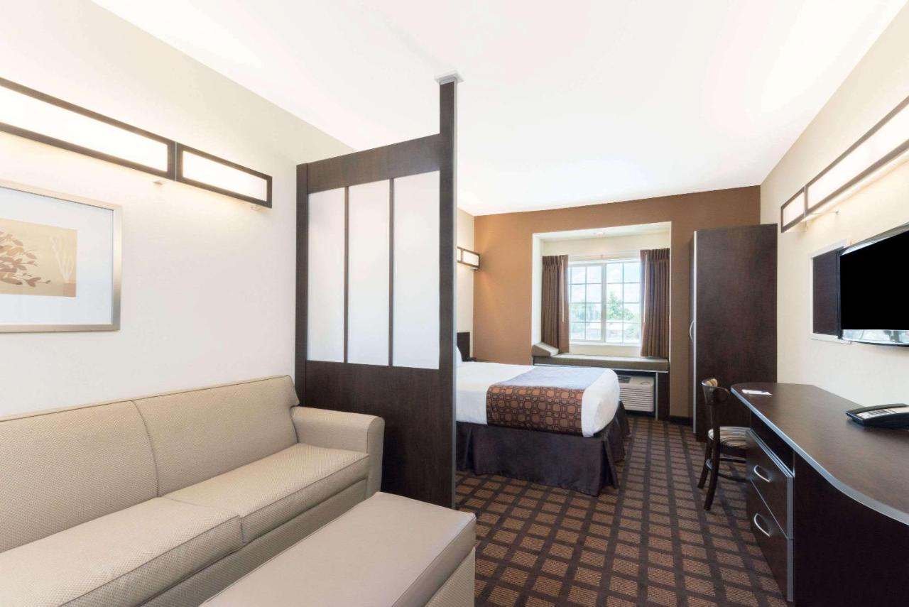 Queen Suite - Non-Smoking at Microtel Inn and Suites Eagle Pass