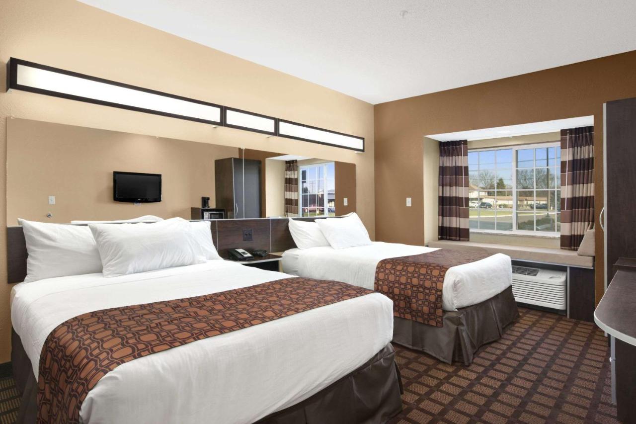 Queen Room with Two Queen Beds - Non-Smoking at Microtel Inn And Suites Sayre PA