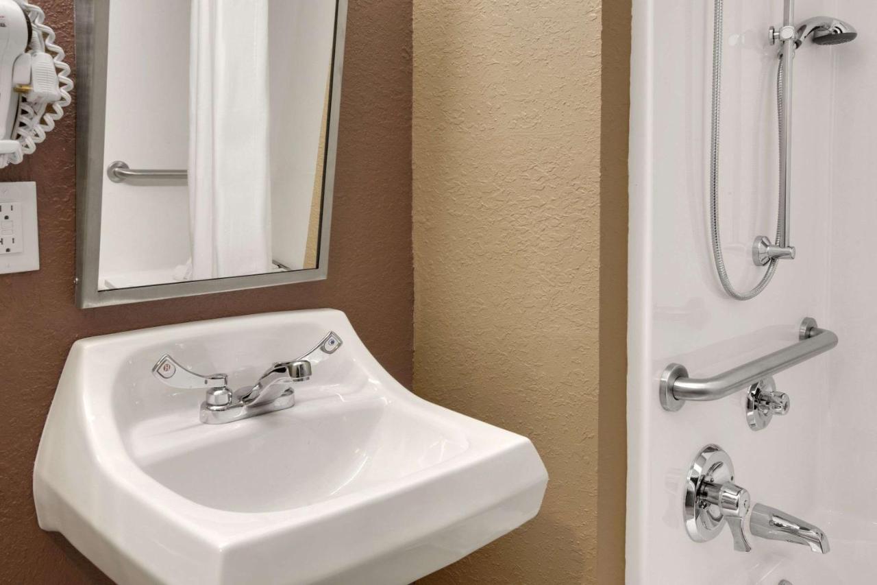 Queen Studio Suite - Disability Access/Non-Smoking at Microtel Inn And Suites Sayre PA