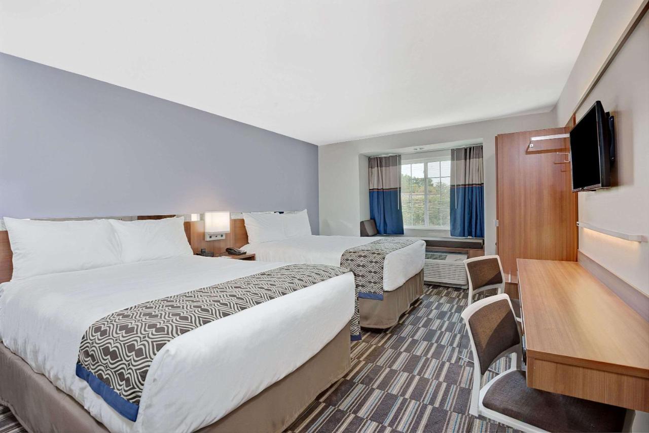 Queen Room with Two Queen Beds - Non-Smoking at Microtel Inn & Suites By Wyndham Philadelphia Airport Ridley
