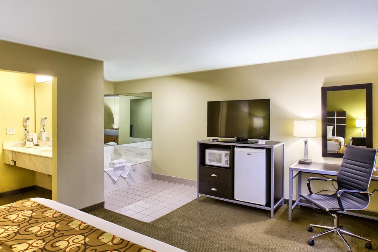 Executive Suite at Country Hearth Inn Knightdale Raleigh