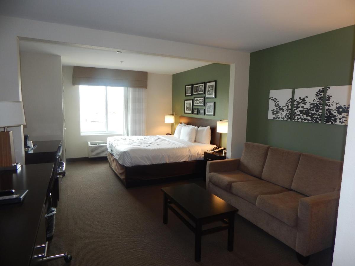 King Suite at Sleep Inn & Suites near Liberty Place I-65