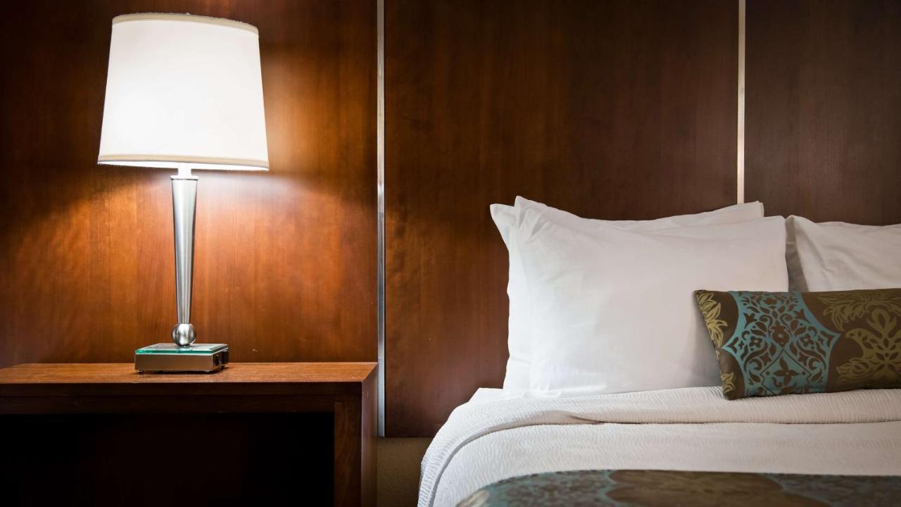 King Suite - Non-Smoking at Best Western Plus Airport Inn & Suites