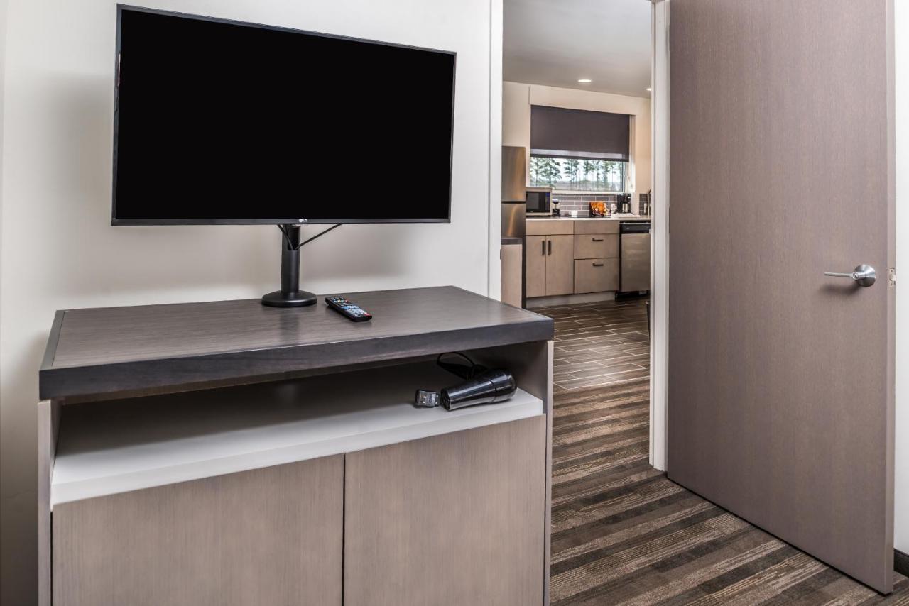 One-Bedroom King Suite at Hyatt House Raleigh / RDU / Brier Creek