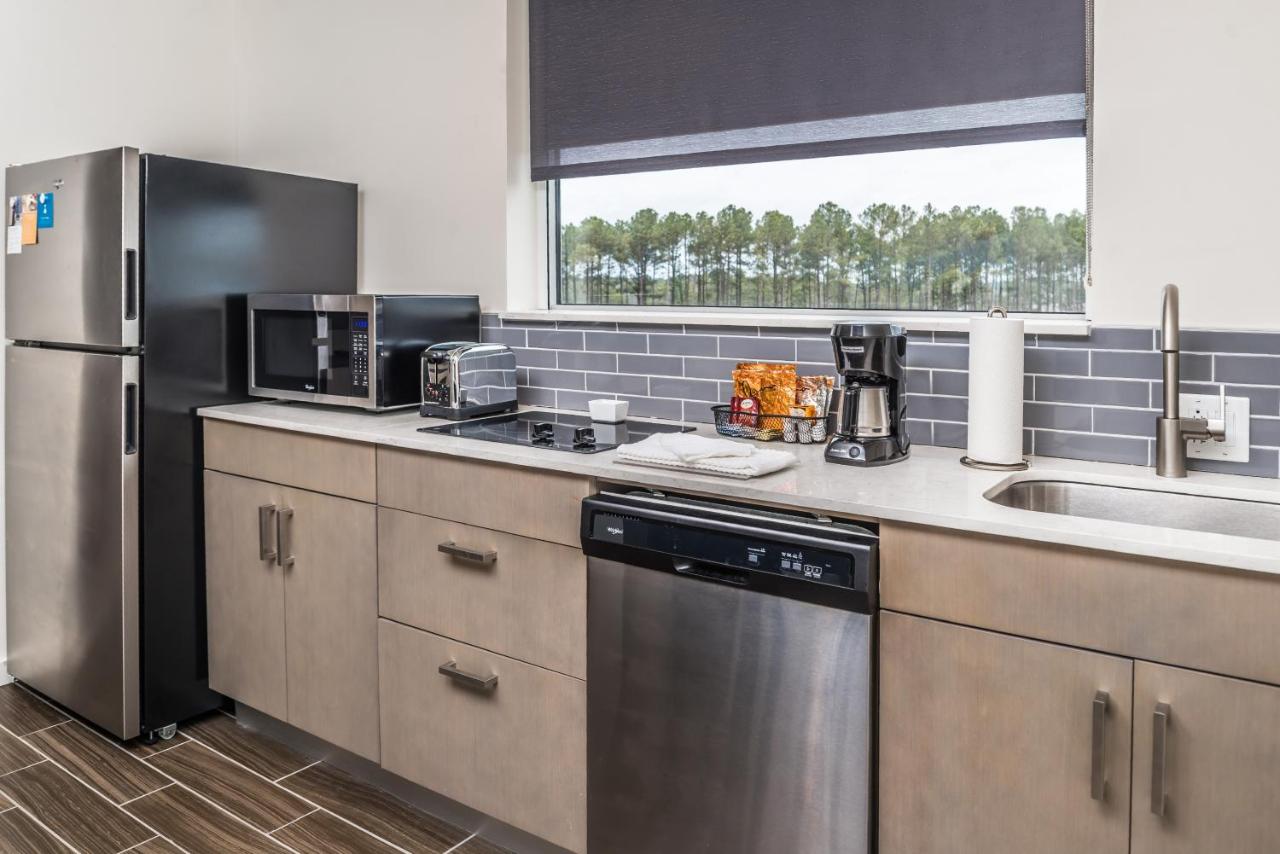 One-Bedroom King Suite at Hyatt House Raleigh / RDU / Brier Creek