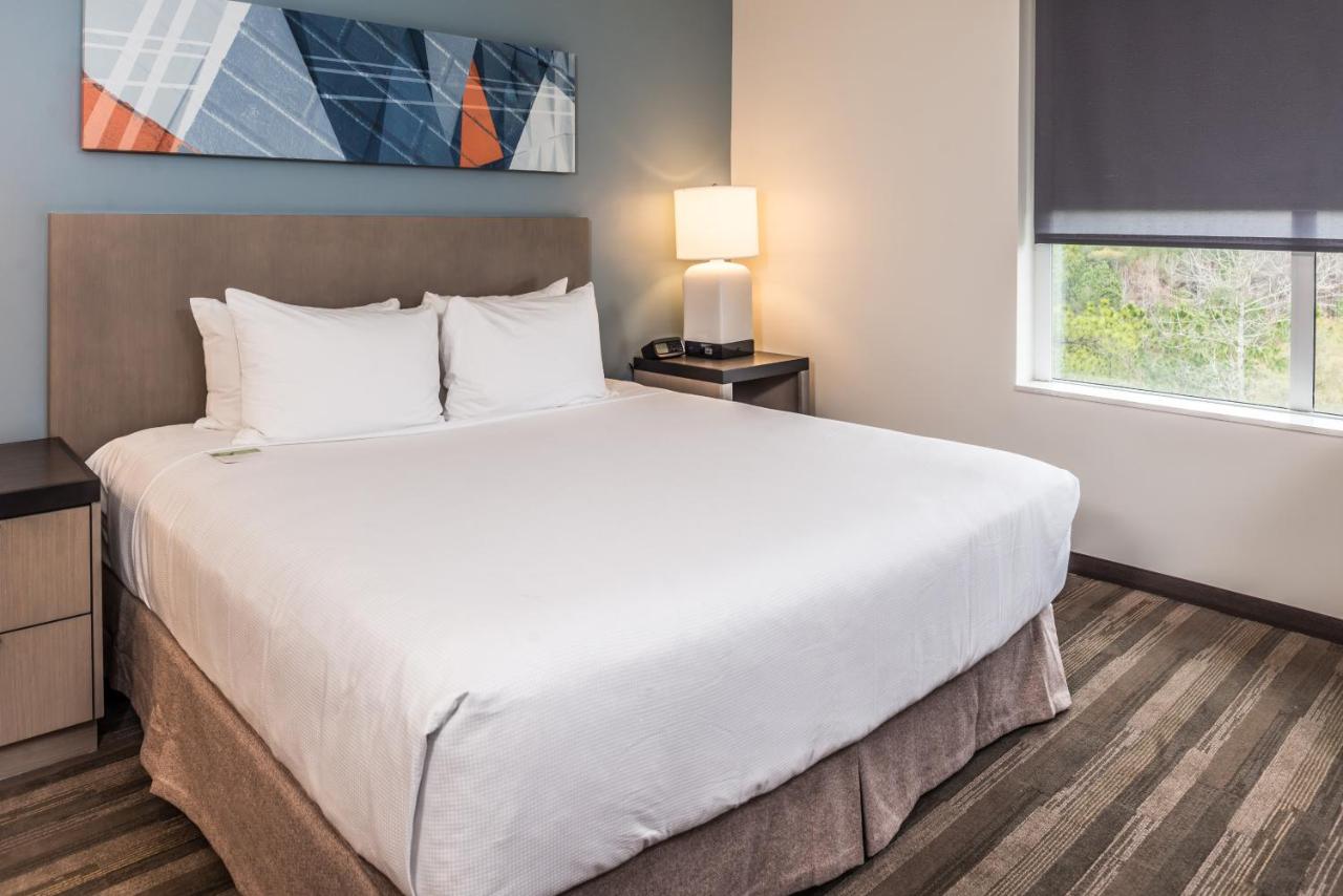 King Studio at Hyatt House Raleigh / RDU / Brier Creek