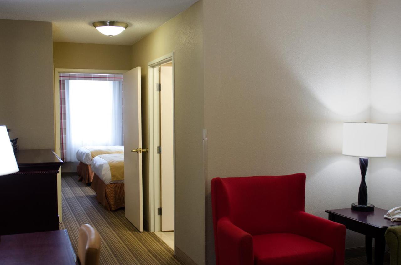 Queen Suite with Two Queen Beds and Kitchen - Non-Smoking at Country Inn & Suites by Radisson, Ithaca, NY