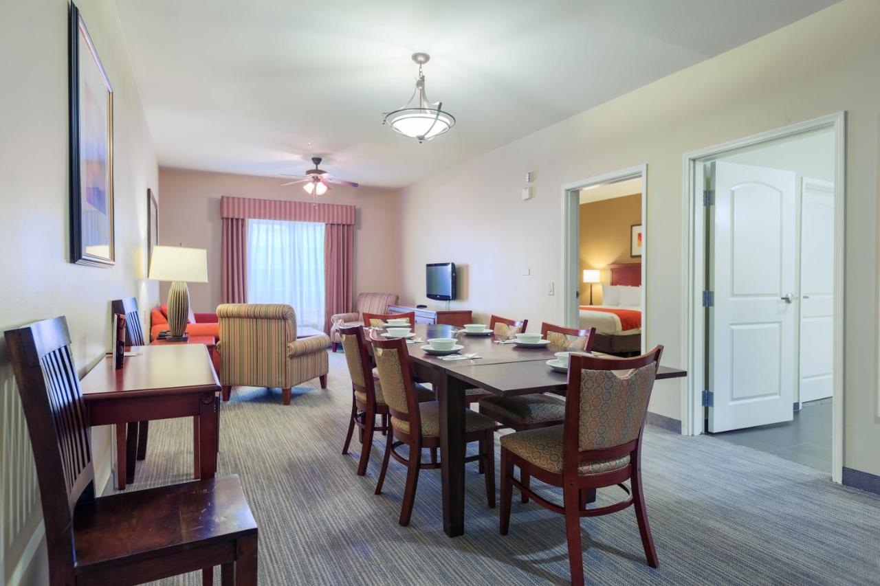 Premium One-Bedroom King Suite with Kitchenette at Country Inn & Suites by Radisson, San Marcos, TX