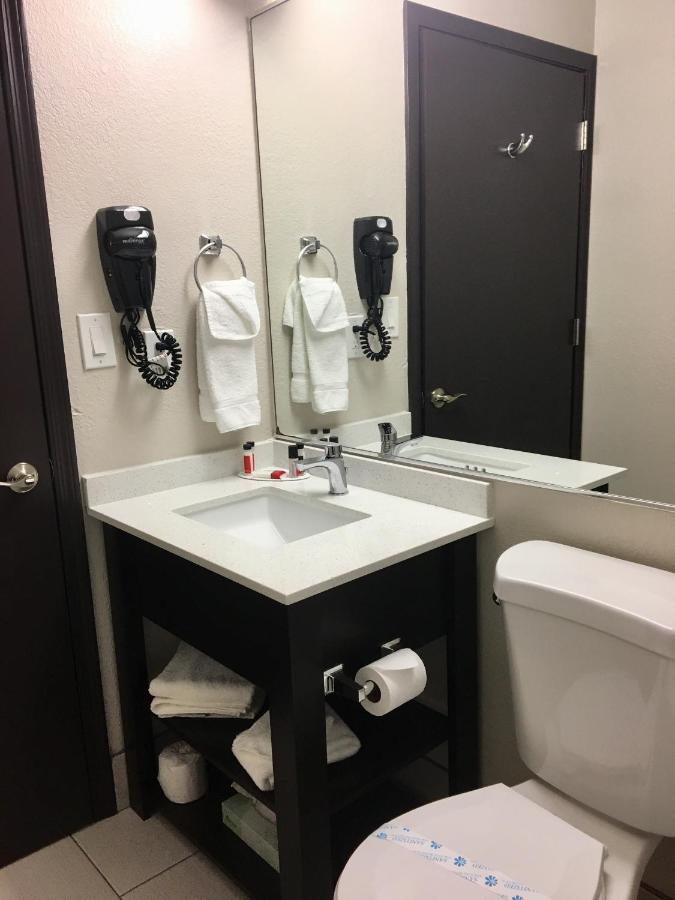 King Room - Non-Smoking at Baymont by Wyndham Phoenix I-10 near 51st Ave