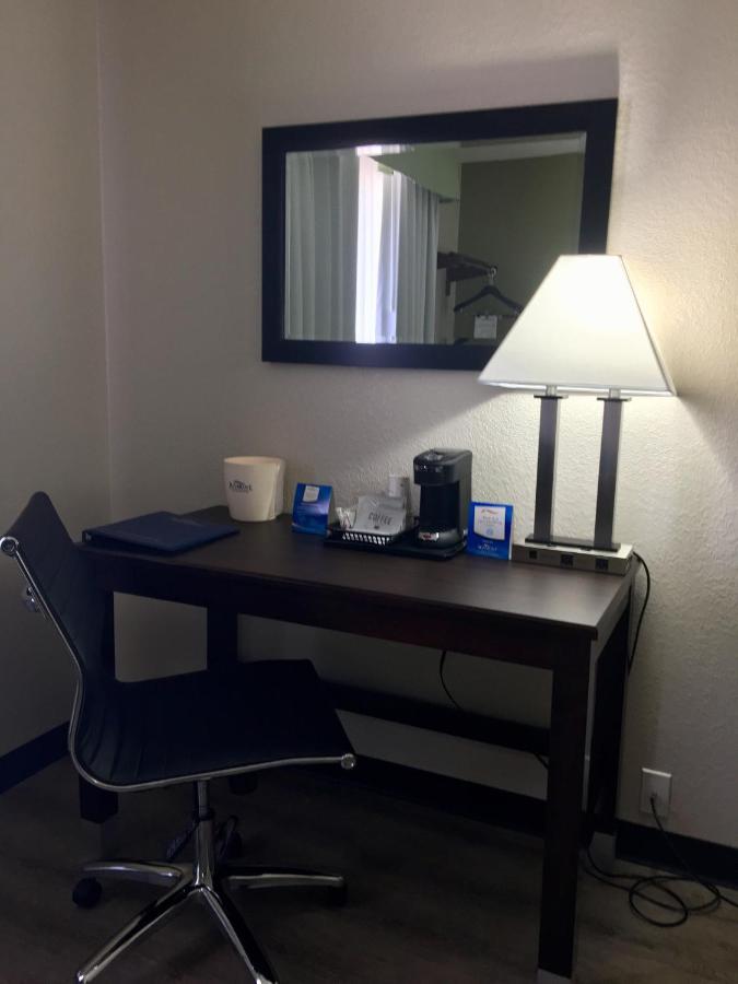 King Room - Non-Smoking at Baymont by Wyndham Phoenix I-10 near 51st Ave