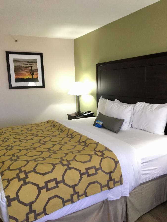 King Room - Non-Smoking at Baymont by Wyndham Phoenix I-10 near 51st Ave