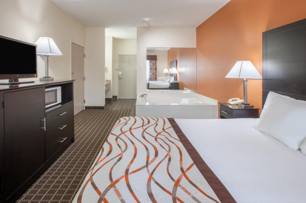 One Bedroom King Suite - Non-Smoking at Baymont by Wyndham South Haven