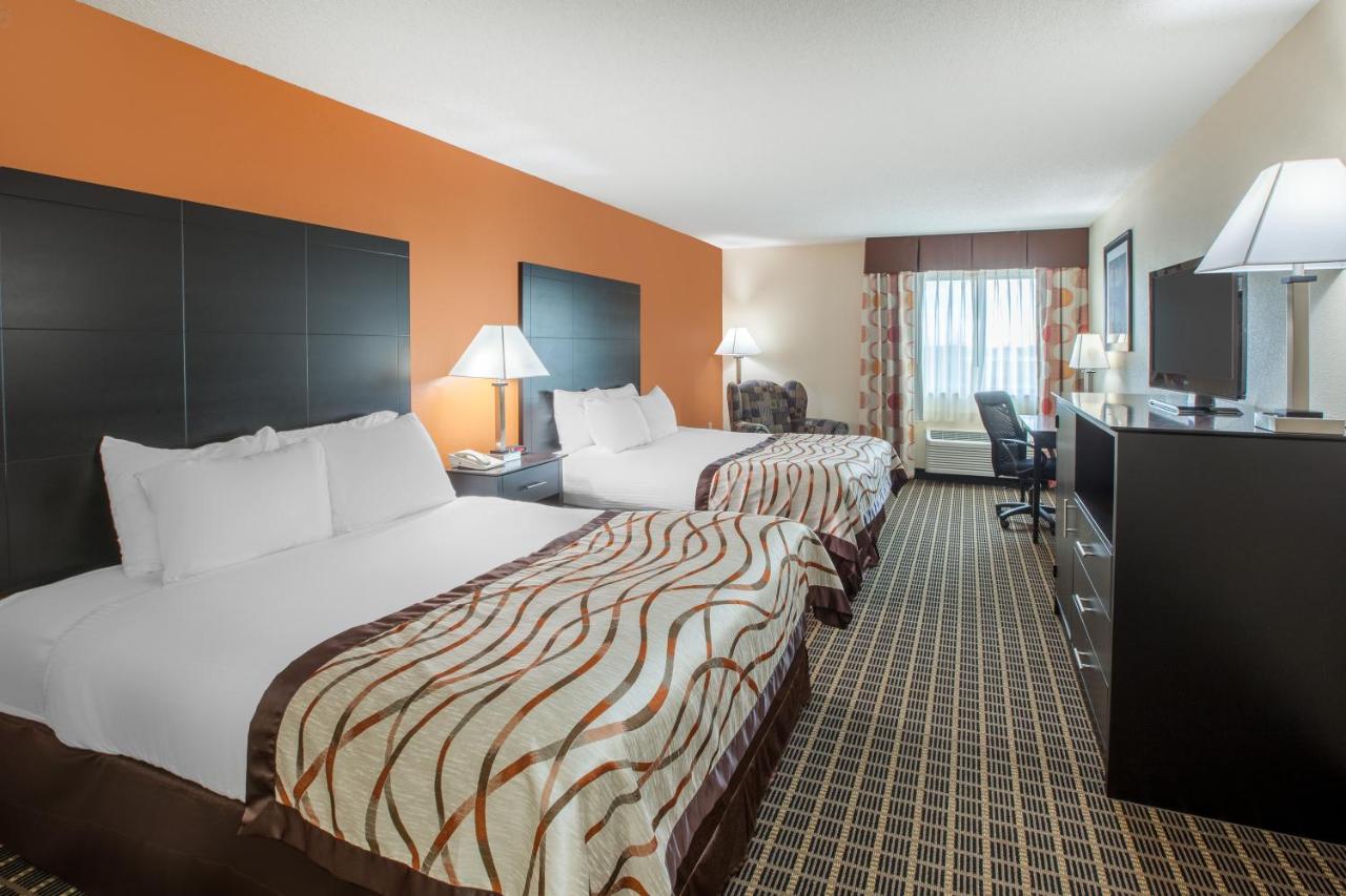 Deluxe Queen Room - Non-Smoking at Baymont by Wyndham South Haven