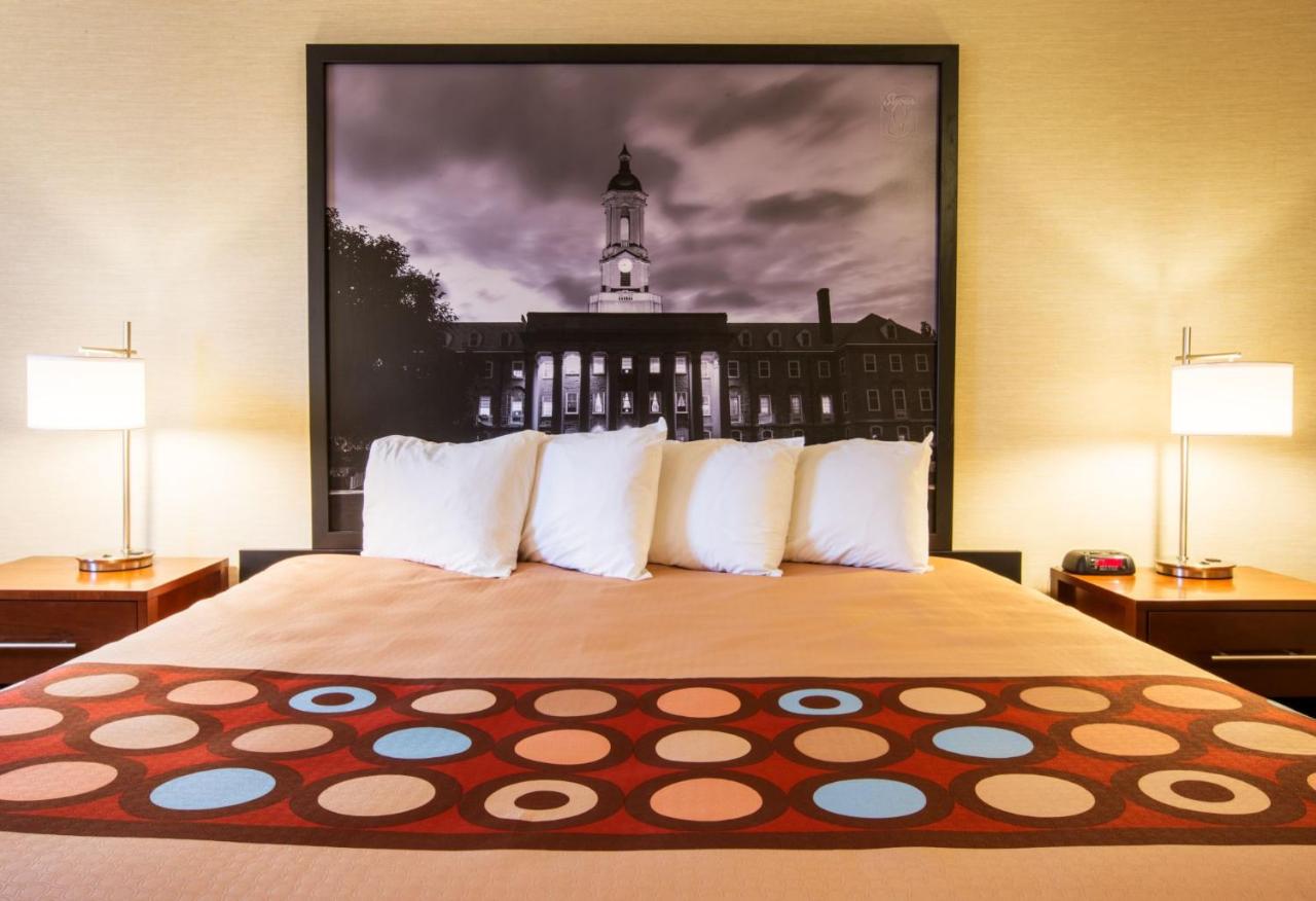 King Room - Mobility Access/Non-Smoking at Super 8 by Wyndham State College