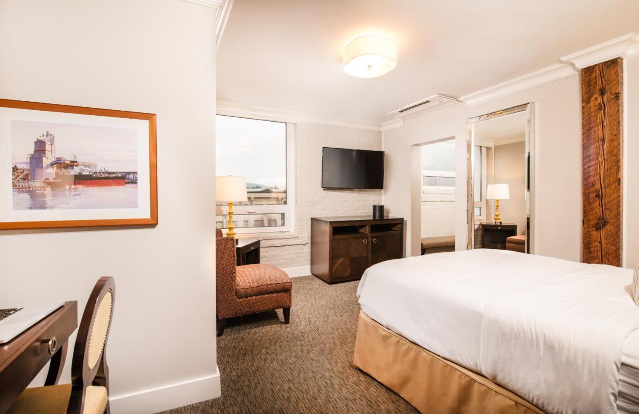Standard Queen Room at Mark Spencer Hotel