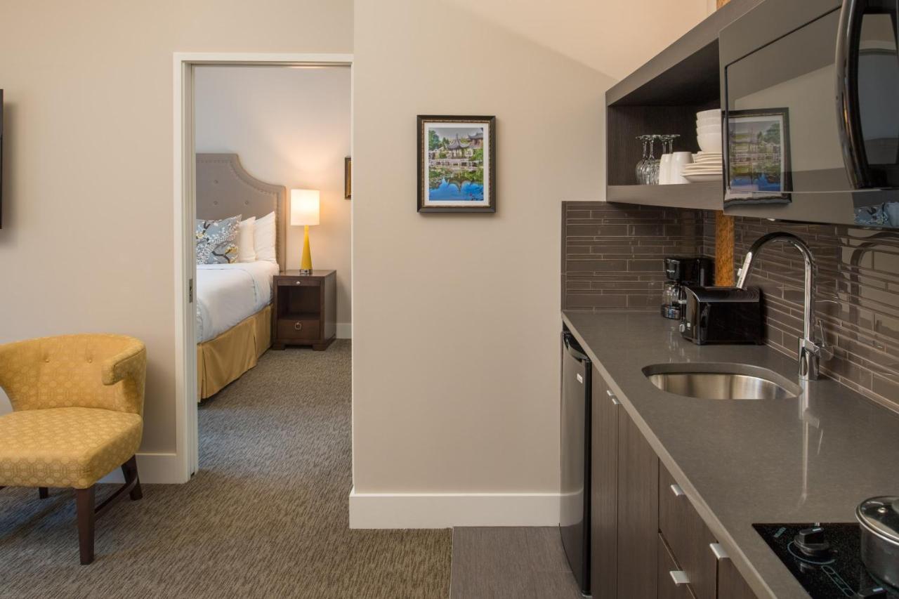 Executive King Suite at Mark Spencer Hotel