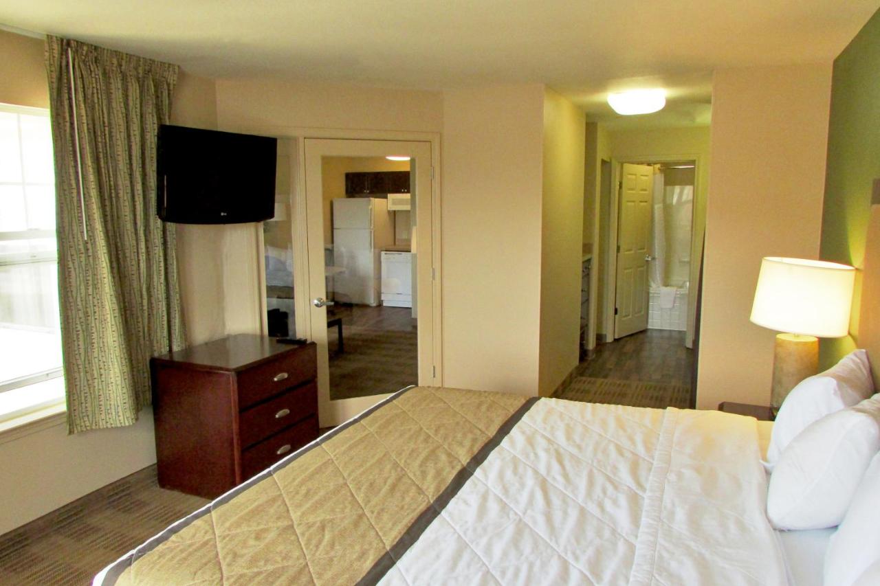 One Bedroom Suite - Non-Smoking at Extended Stay America Suites Atlanta Alpharetta Northpoint W