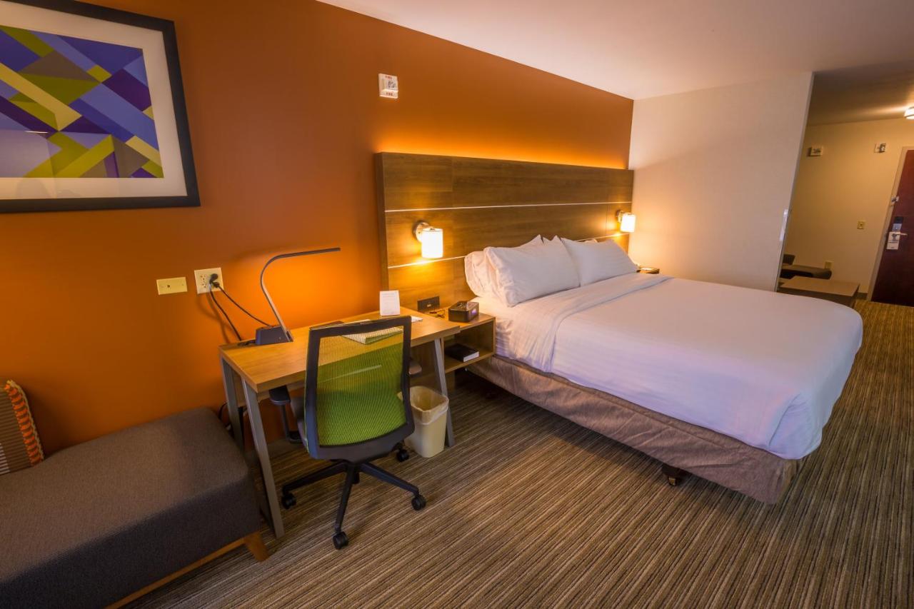  | Holiday Inn Express Hotel & Suites Pasco-Tri Cities