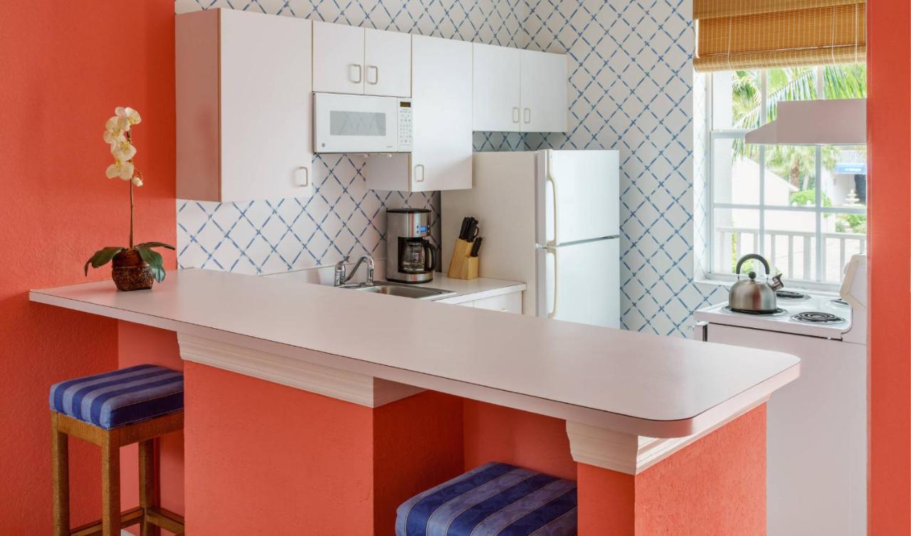 Suite with Sea View at Olde Marco Island Inn and Suites