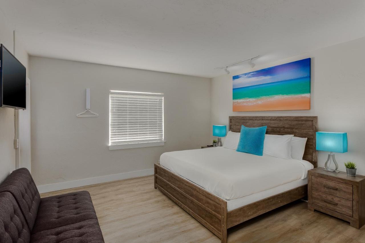 Superior King Suite at Drift Hotel