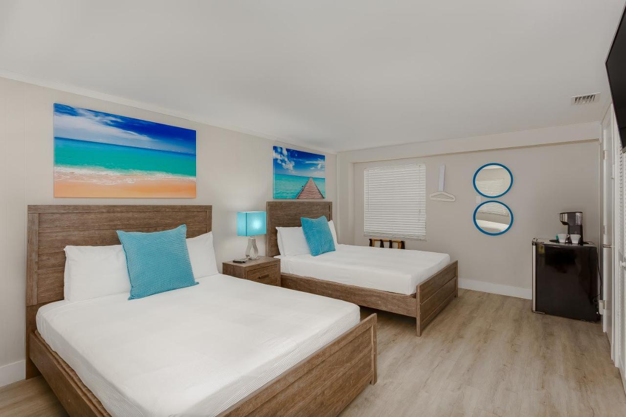 Standard Queen Room with Two Queen Beds at Drift Hotel