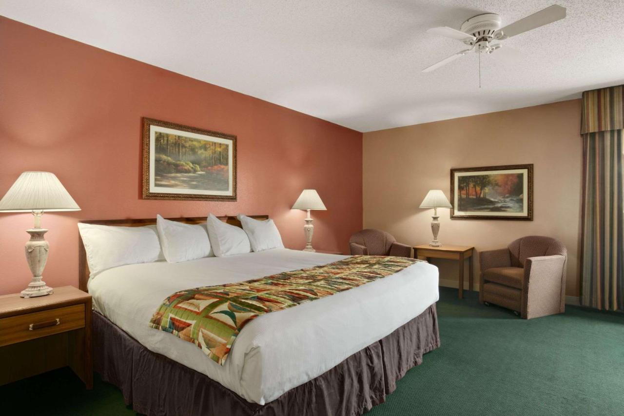King Room - Non-Smoking at Baymont by Wyndham Sullivan