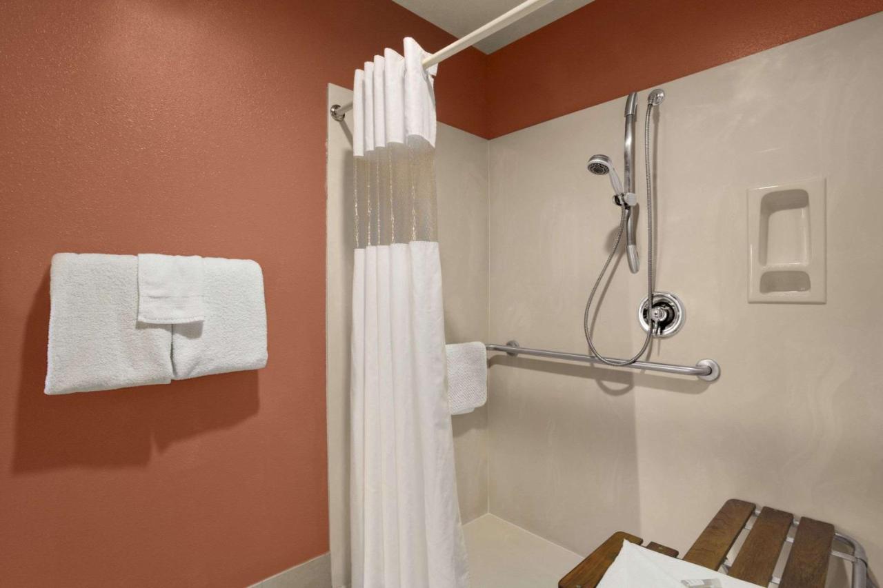 Queen Room - Mobility Access/Non-Smoking at Baymont by Wyndham Sullivan