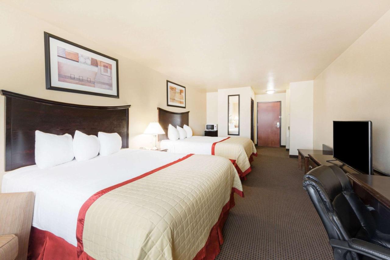 Deluxe Queen Studio with Two Queen Beds - Non-Smoking at Baymont by Wyndham Perryton