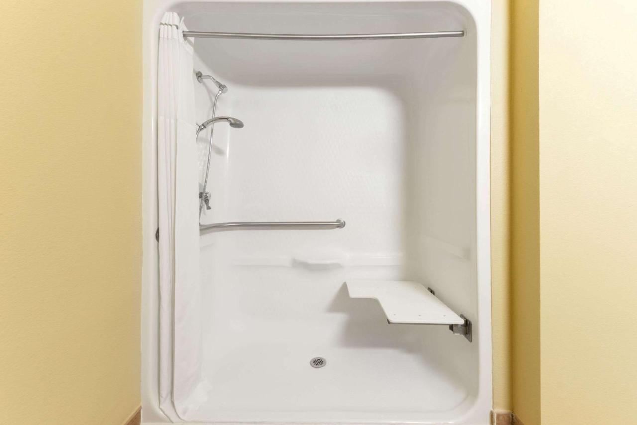Queen Room with Two Queen Beds and Roll-In Shower - Mobility/Hearing Accessible - Non-Smoking at Baymont by Wyndham Perryton
