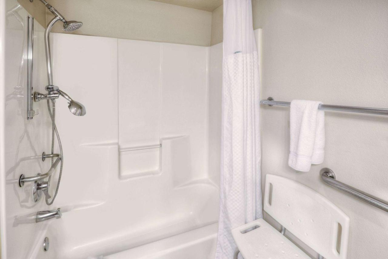 King Room - Disability Access - Non-Smoking at Baymont by Wyndham Tri-Cities/Kennewick WA