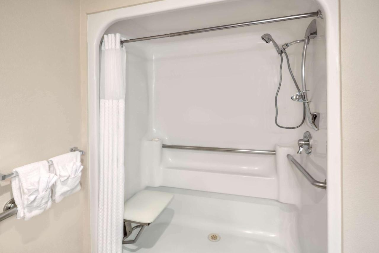 King Room - Disability Access - Non-Smoking at Baymont by Wyndham Tri-Cities/Kennewick WA