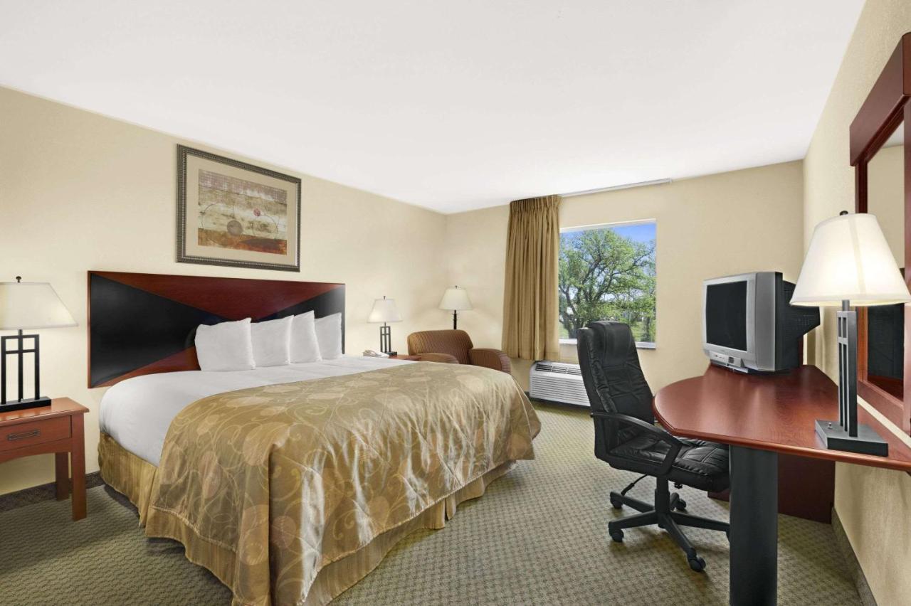 Suite - Disability Access/Non-Smoking at Baymont by Wyndham Marrero