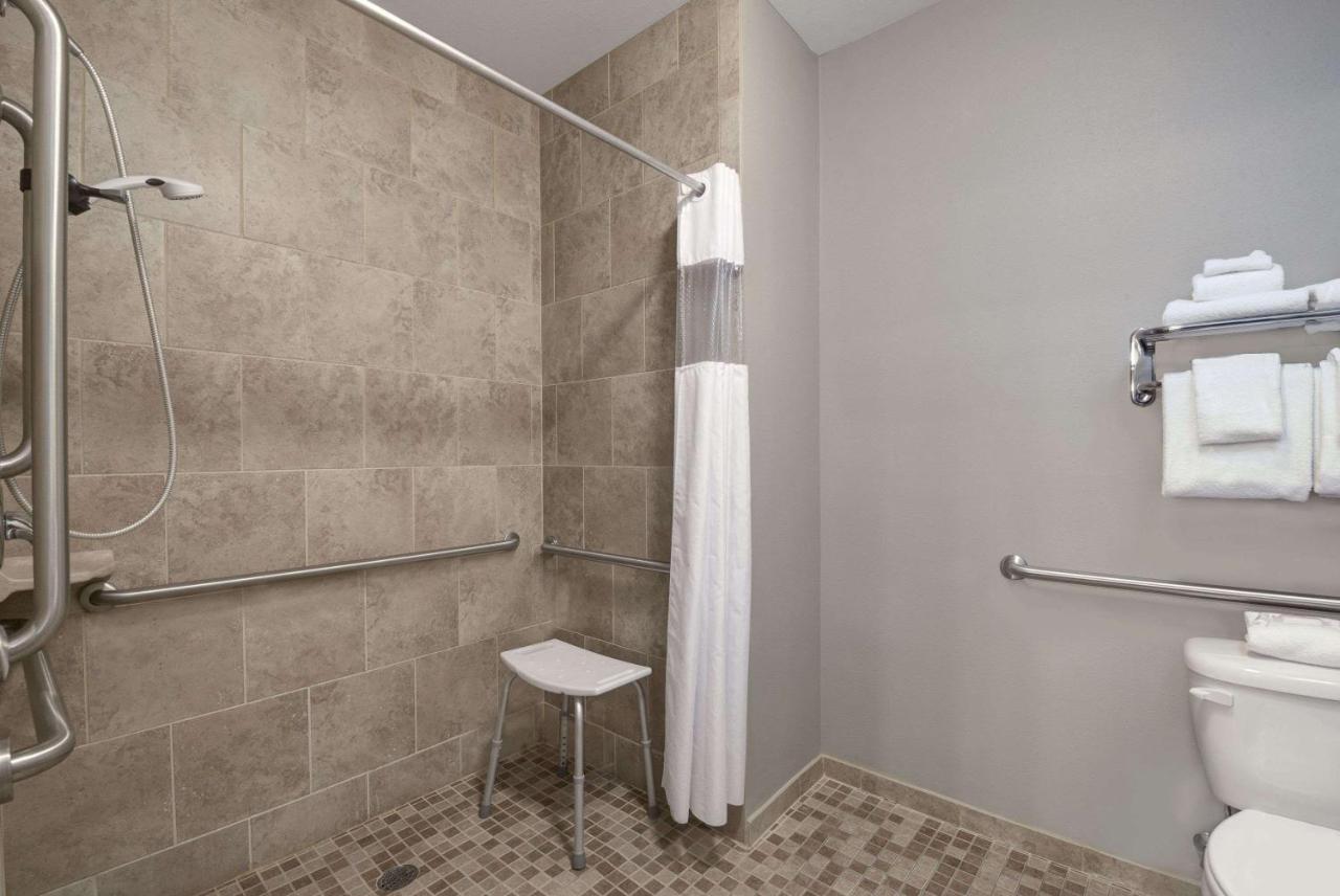 King Room - Disability Access - Non-Smoking at Baymont by Wyndham Minot
