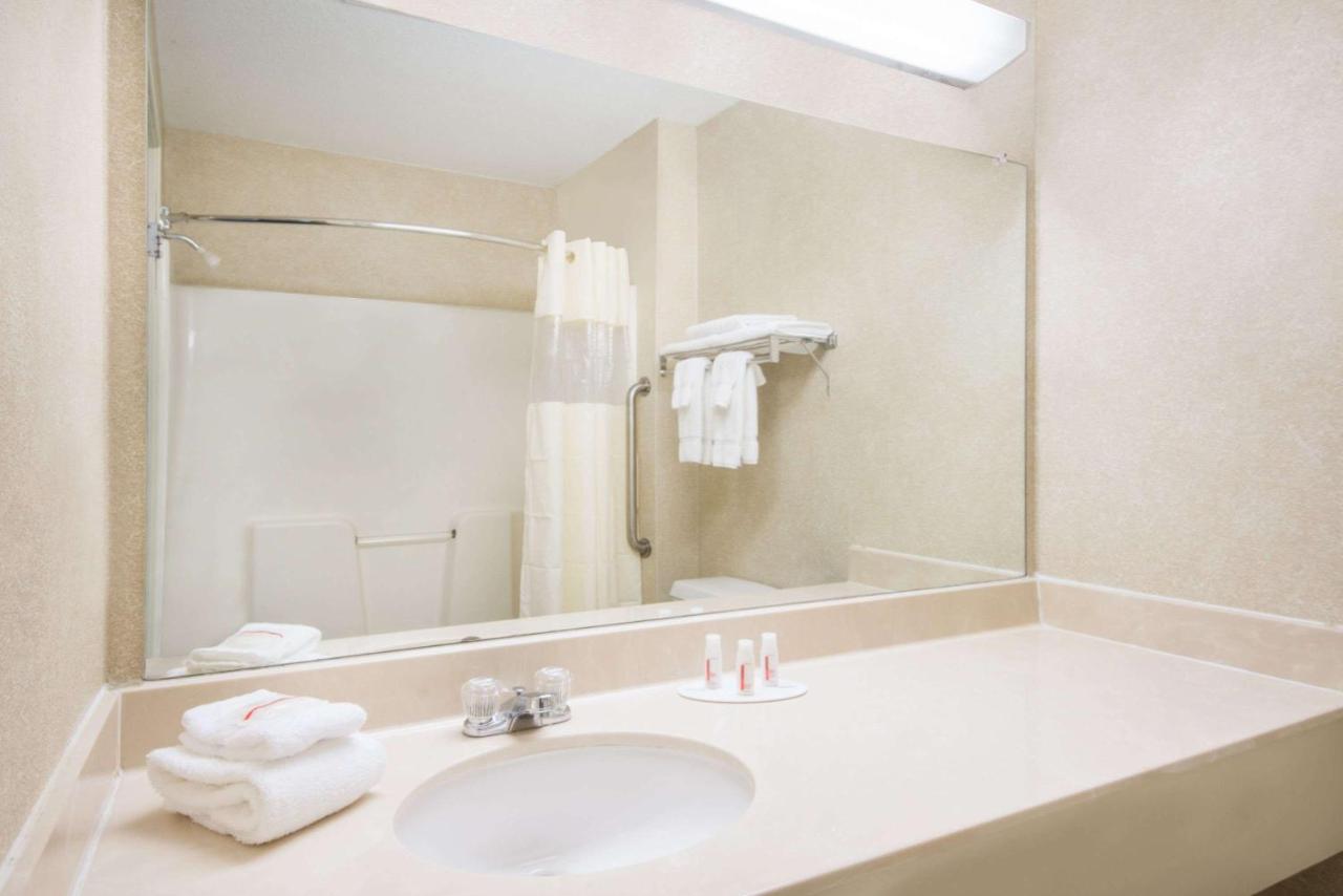 King Studio Suite - Non-Smoking at Baymont by Wyndham Casper East
