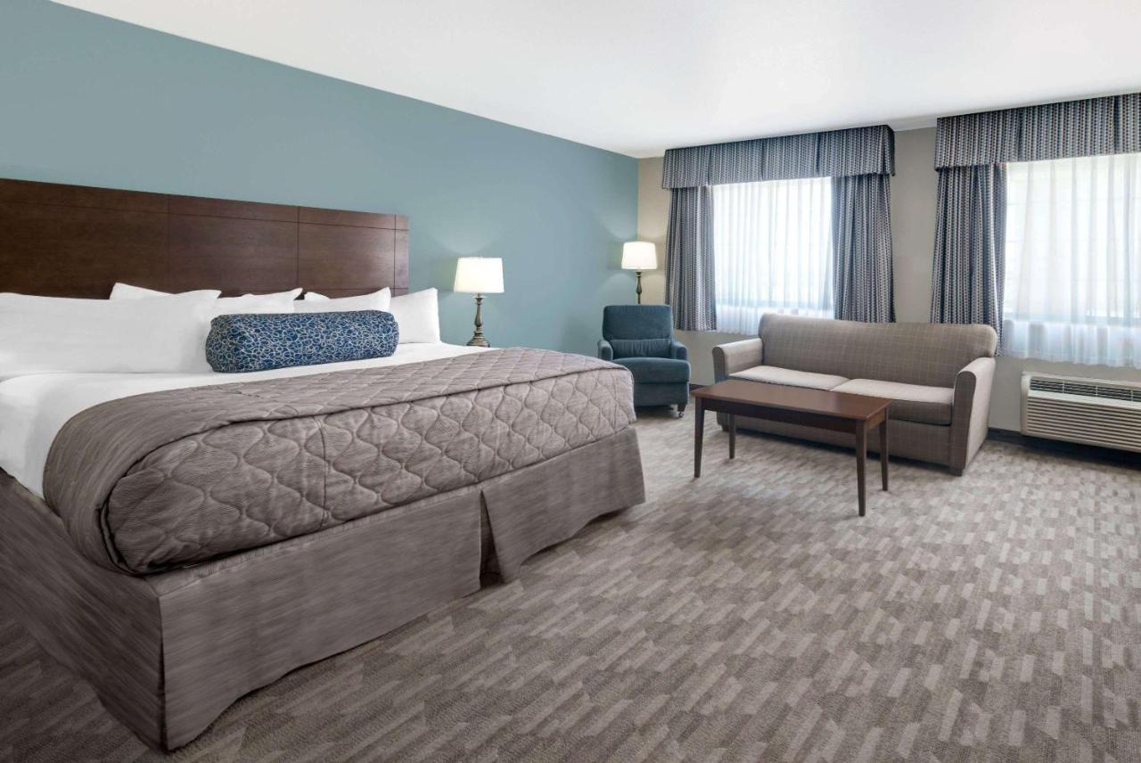King Studio Suite - Non-Smoking at Baymont by Wyndham Minot