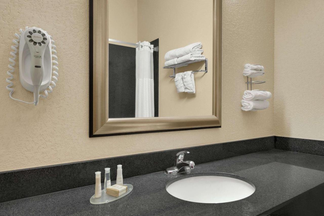 Suite - Disability Access/Non-Smoking at Baymont by Wyndham Marrero