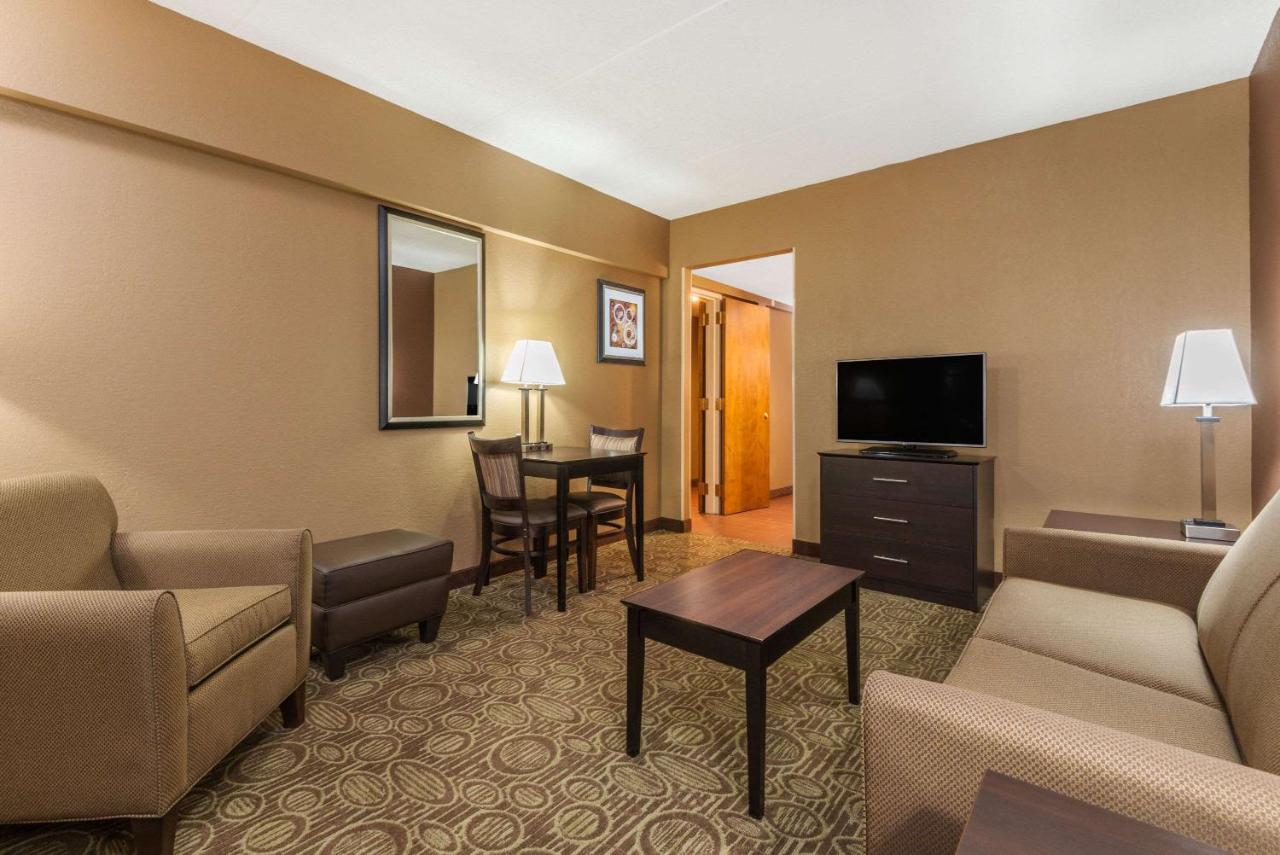 Queen Studio Suite - Non-Smoking at Ramada Hotel & Conference Center by Wyndham Paintsville