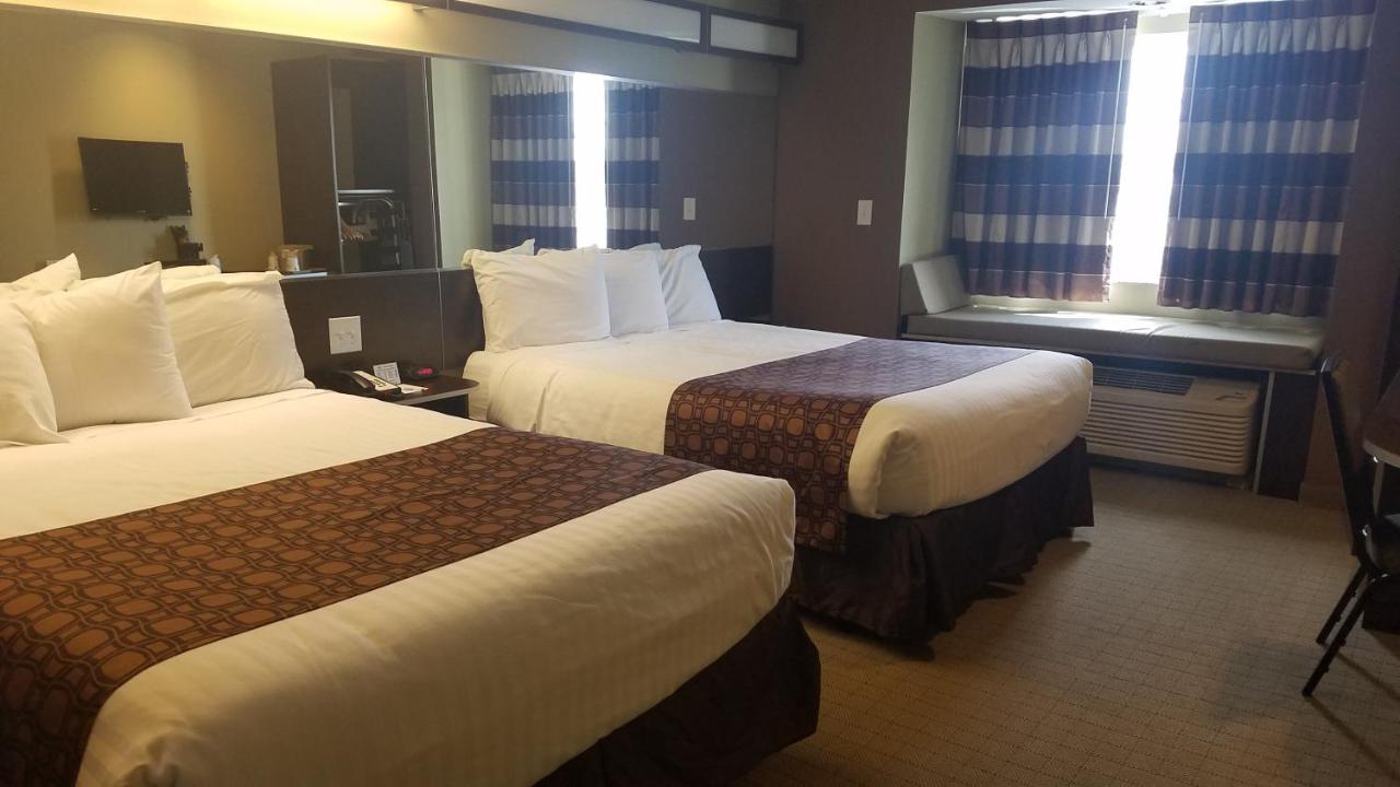 Queen Room - Mobility Access/Non-Smoking at Microtel Inn & Suites by Wyndham Shelbyville