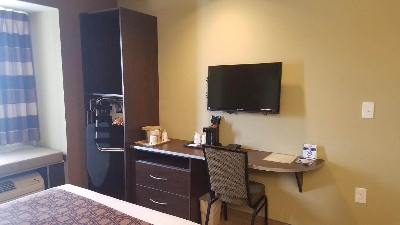 Queen Room - Mobility Access/Non-Smoking at Microtel Inn & Suites by Wyndham Shelbyville
