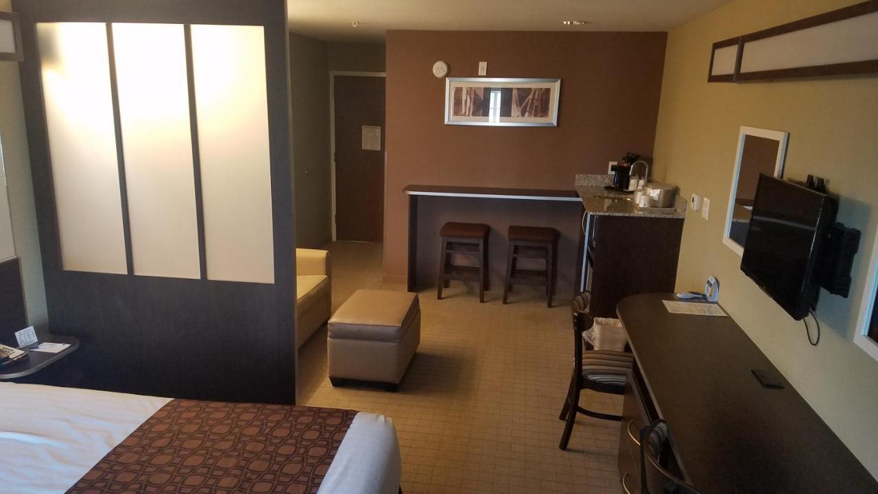 Queen Studio Suite - Non-Smoking at Microtel Inn & Suites by Wyndham Shelbyville