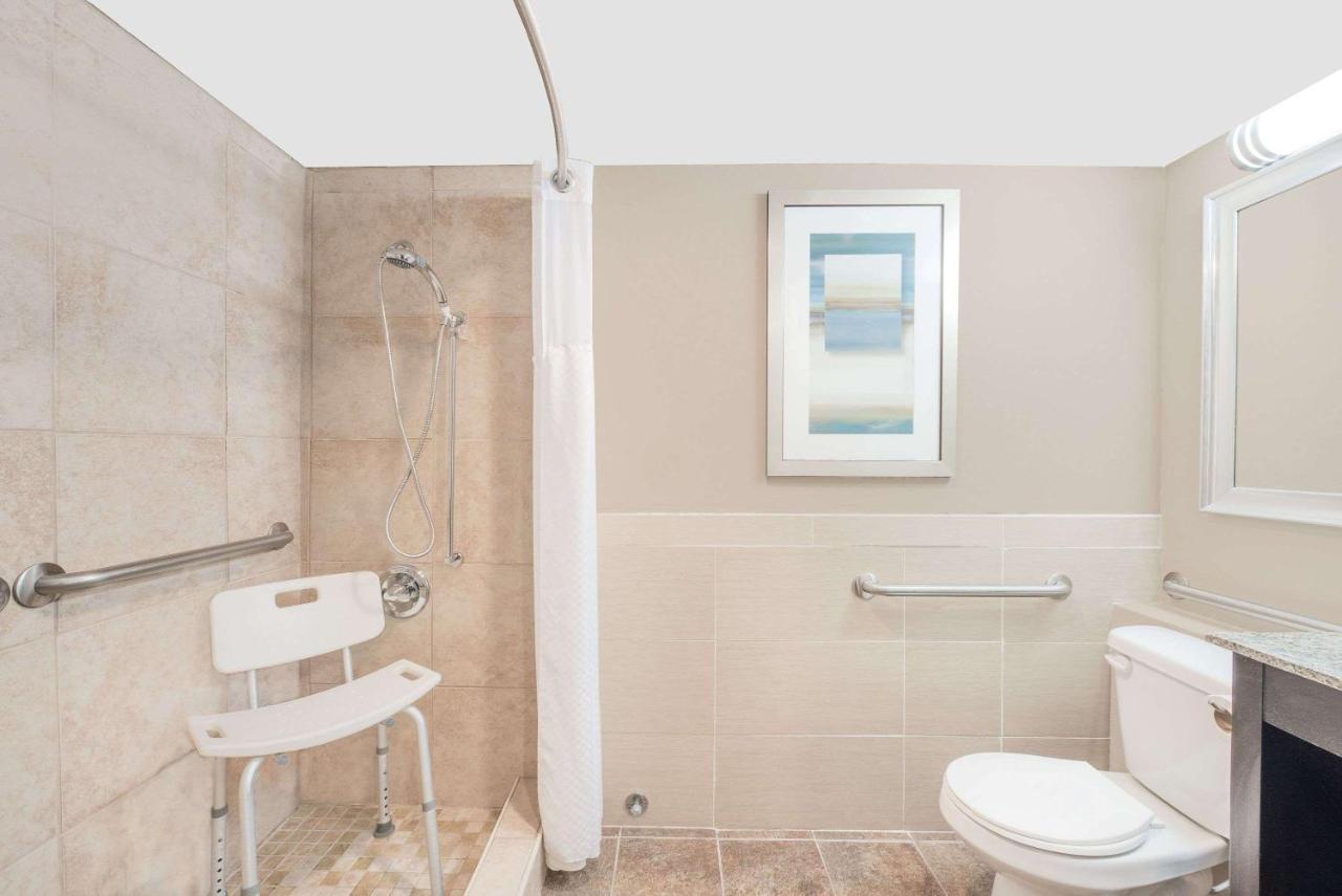 King Room - Mobility Accessible/Non-Smoking at Wyndham Garden Midland