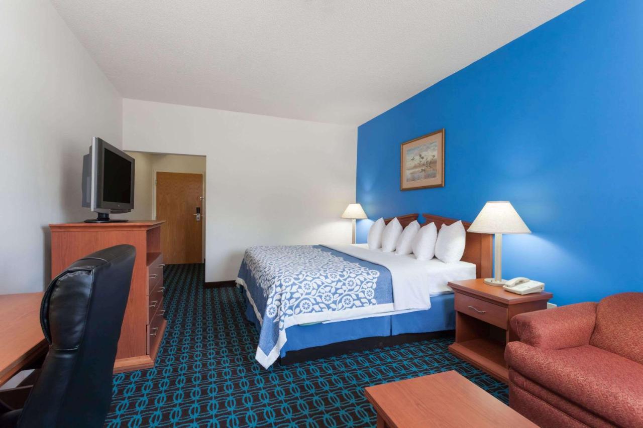 King Room - Non-Smoking at Days Inn & Suites by Wyndham Cambridge