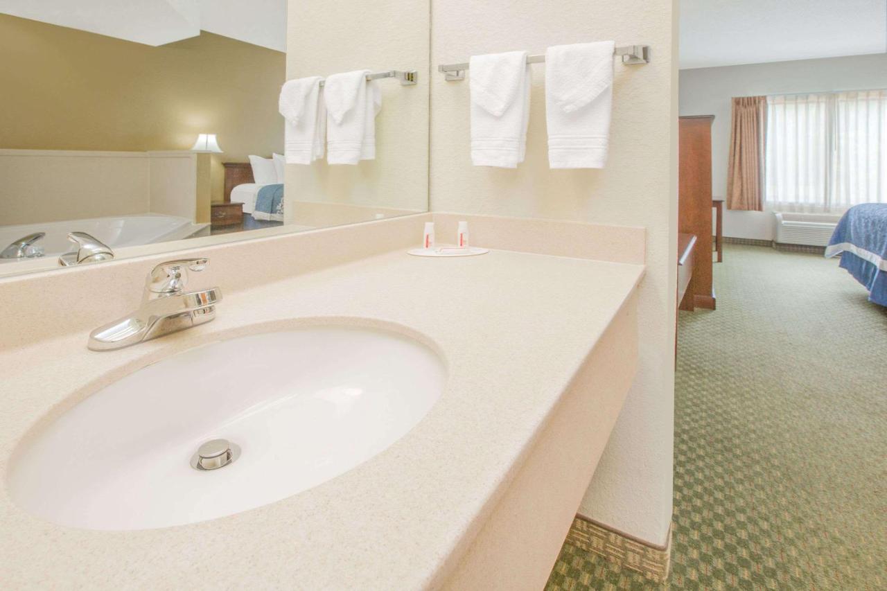 Deluxe Double Room with Two Double Beds - Non-Smoking at Days Inn by Wyndham Hattiesburg MS